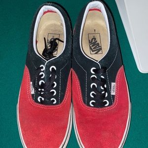 Vans. $12. Unisex. Men’s 8, Women 9.5